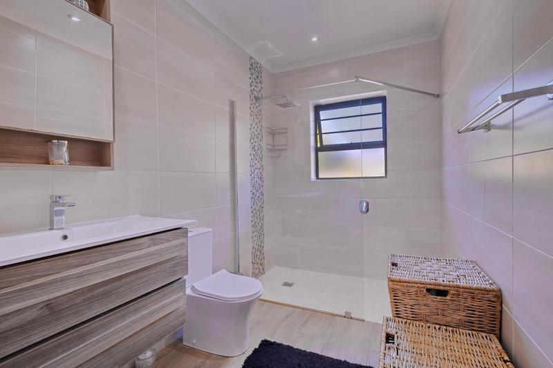 3 Bedroom Property for Sale in Walmer Downs Eastern Cape